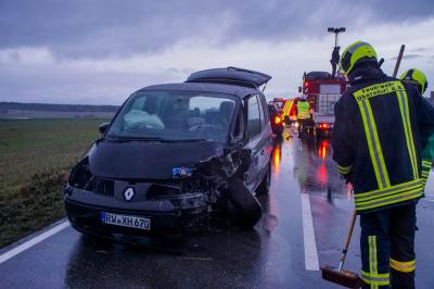 Oberndorf: Schwerer Verkehrsunfall mit 3 Verletzten Personen einer dabei Schwer Verletzt 